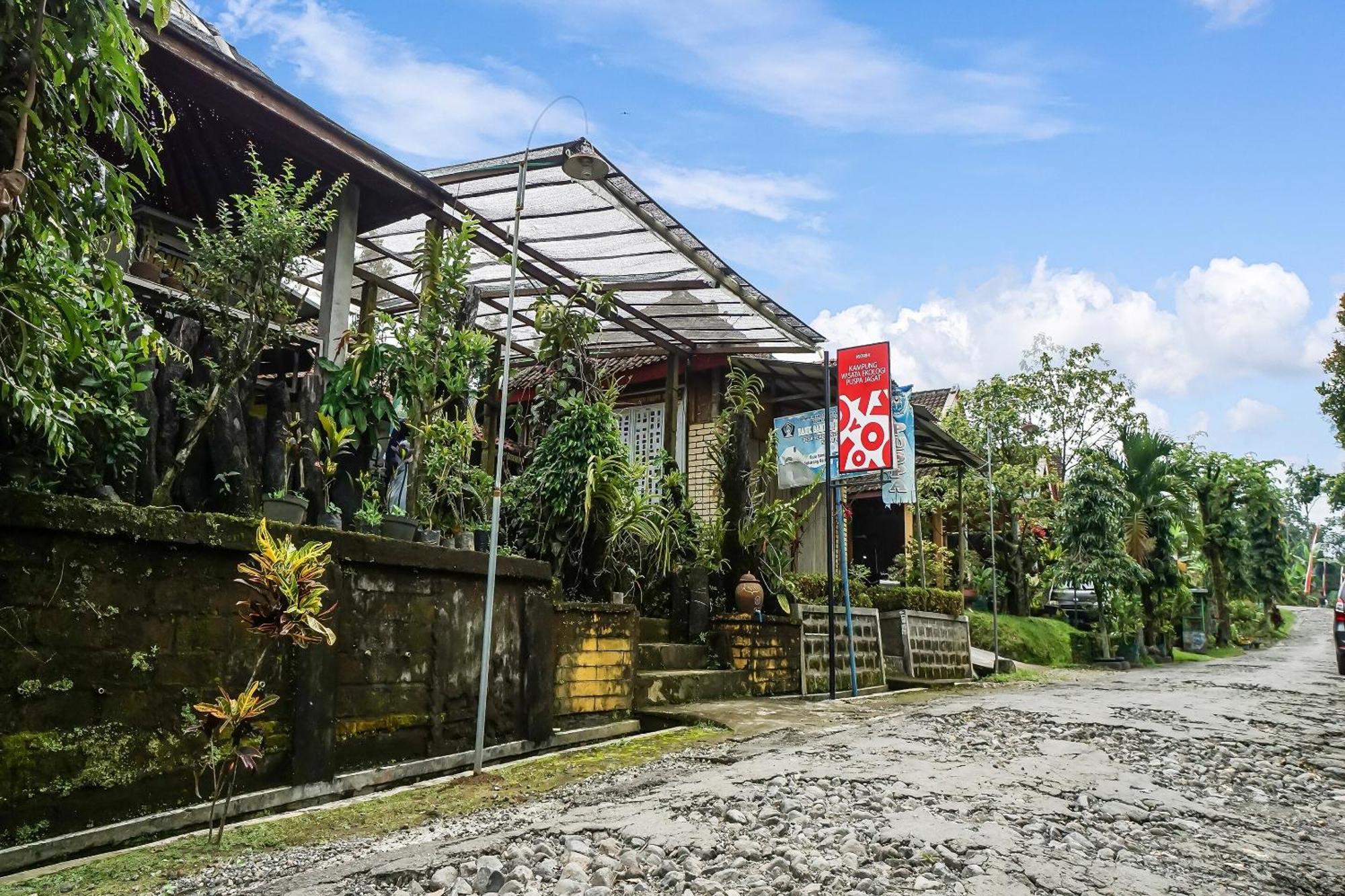 Oyo Homes 90984 Kampung Wisata Ekologi Puspa Jagadneargunung Kelud Blitar Eksteriør bilde